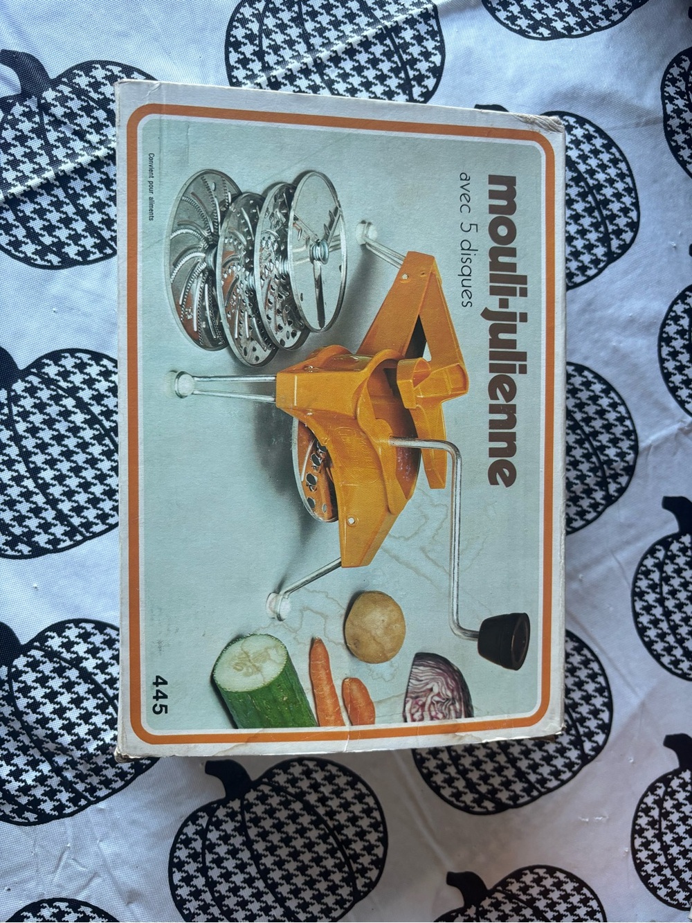 Moulinjulienne Manual Vegetable Slicer Never been used.